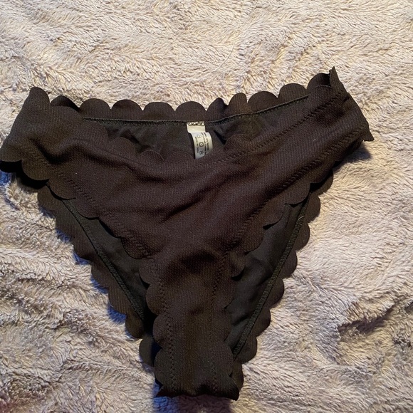 Shein Bikini top and bottom - Picture 5 of 5